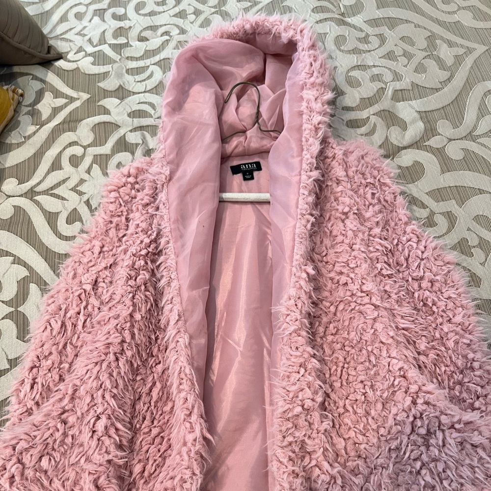 a.n.a. Fuzzy Vest With Hood Size S.
